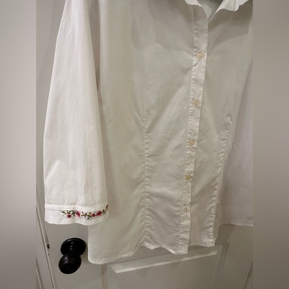 Capacity Woman Vintage Floral Embroidery White Button Down Shirt Size 1X - Picture 4 of 12